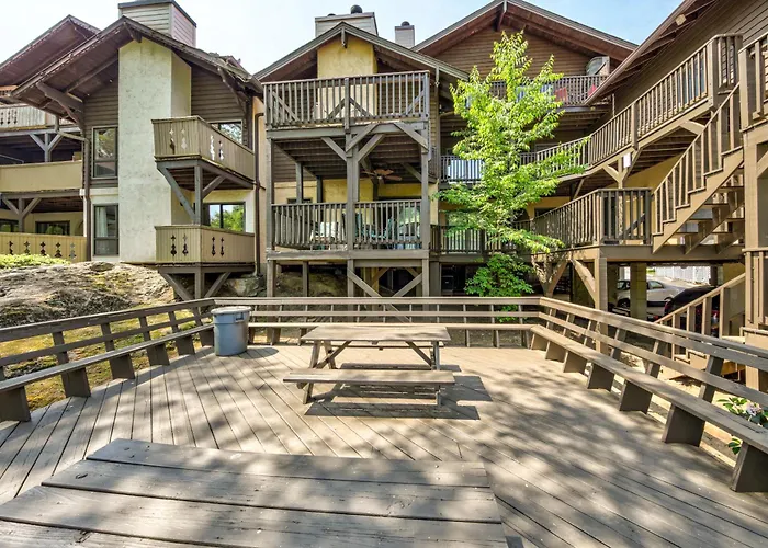 Hotel near College: Rivers Edge #702