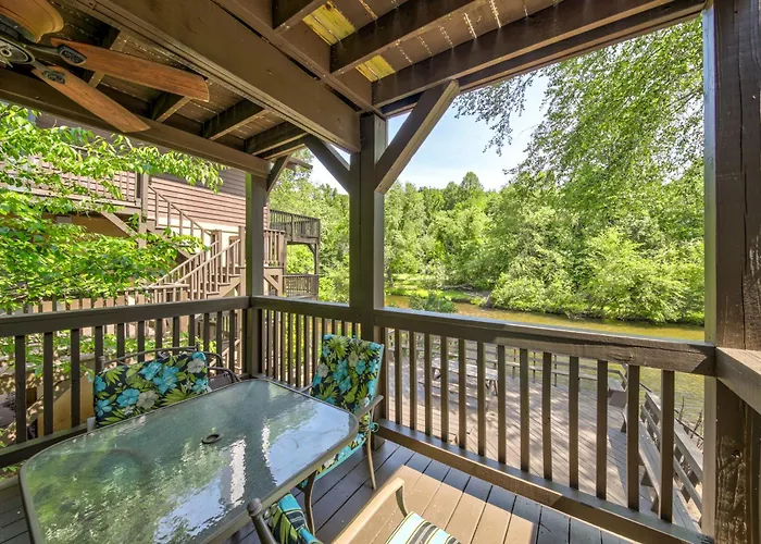 Hotel near College: Rivers Edge #702