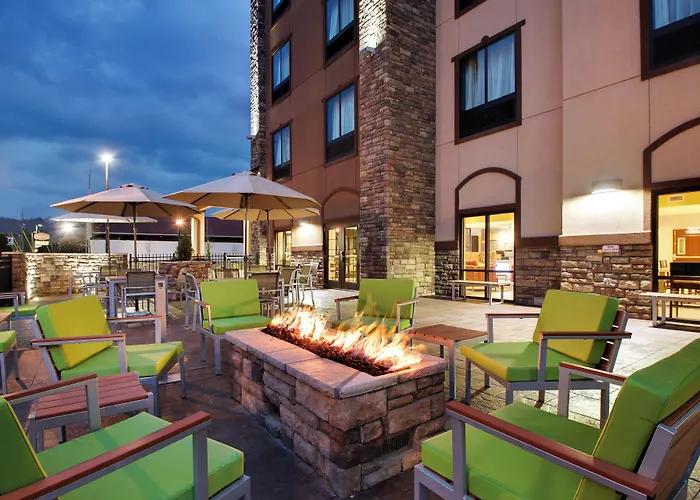 Resorts Guide Holiday Inn Express & Suites Helen By Ihg